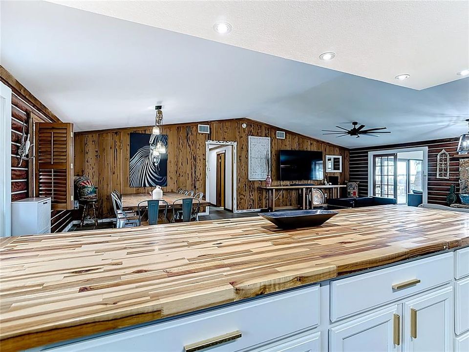 For Sale: $750,000 (4 beds, 4 baths, 2760 Square Feet)