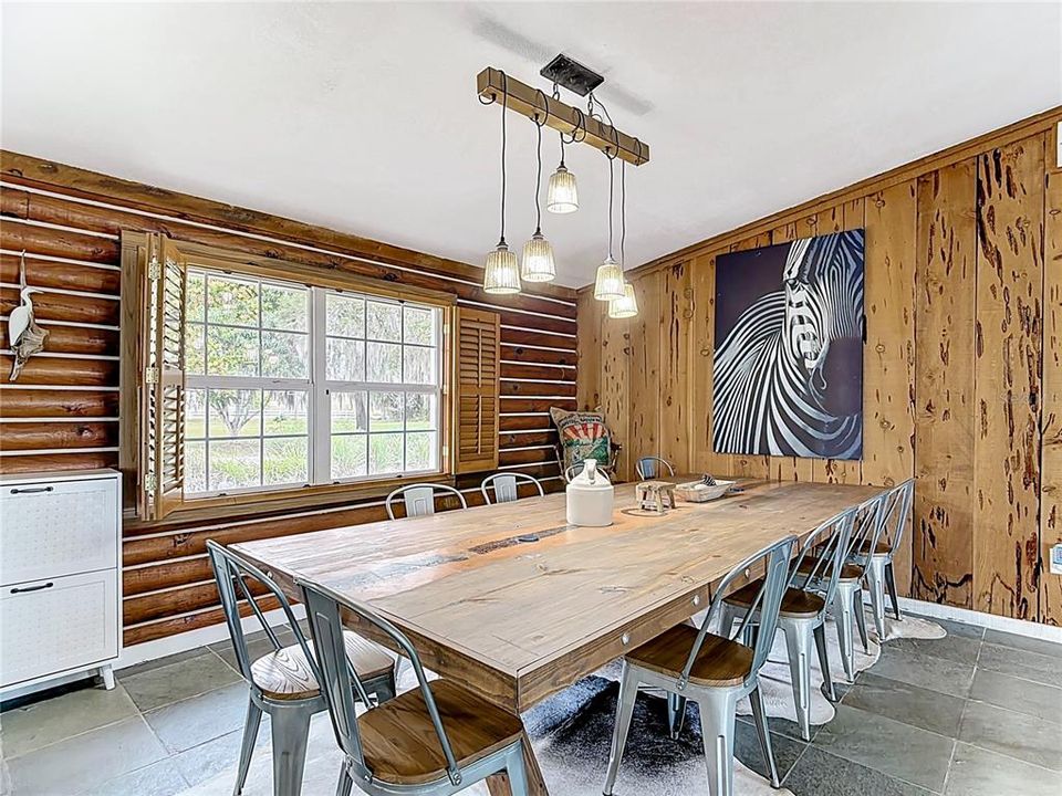 For Sale: $750,000 (4 beds, 4 baths, 2760 Square Feet)