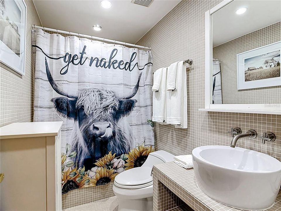 For Sale: $750,000 (4 beds, 4 baths, 2760 Square Feet)