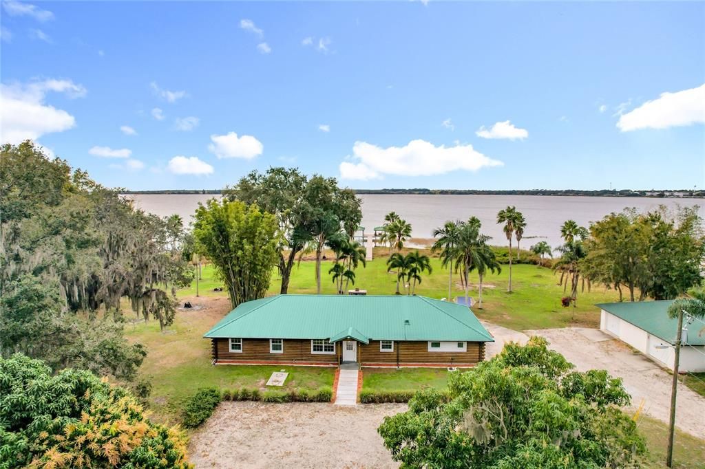 For Sale: $750,000 (4 beds, 4 baths, 2760 Square Feet)