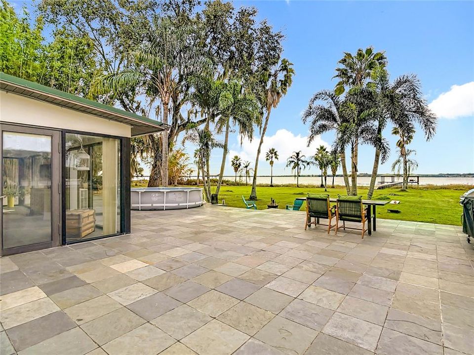 For Sale: $750,000 (4 beds, 4 baths, 2760 Square Feet)