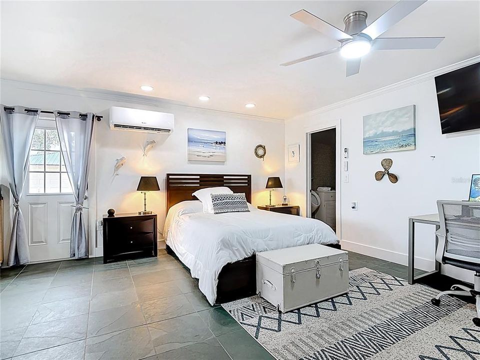 For Sale: $750,000 (4 beds, 4 baths, 2760 Square Feet)