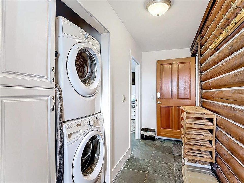 For Sale: $750,000 (4 beds, 4 baths, 2760 Square Feet)