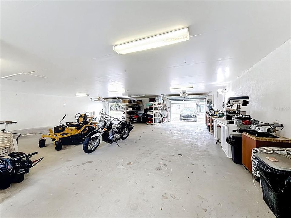 For Sale: $750,000 (4 beds, 4 baths, 2760 Square Feet)