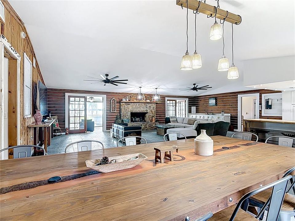 For Sale: $750,000 (4 beds, 4 baths, 2760 Square Feet)