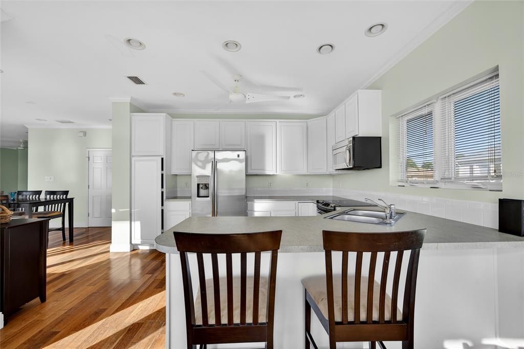 На продажу: $440,000 (3 спален, 2 ванн, 1820 Квадратных фут)