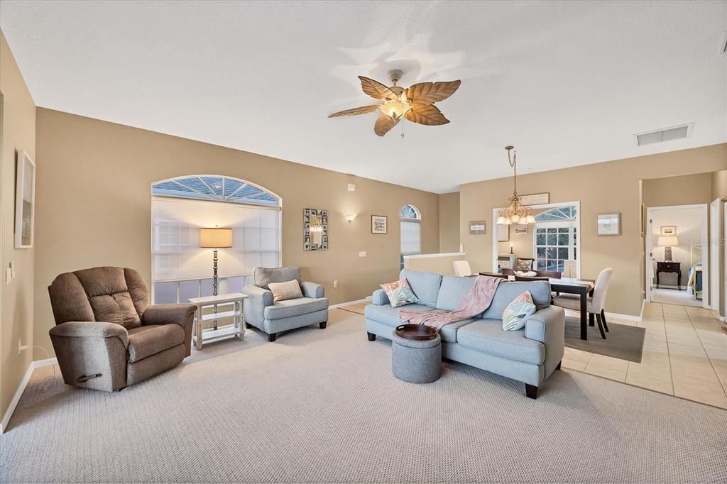 En Venta: $329,900 (3 camas, 2 baños, 1440 Pies cuadrados)