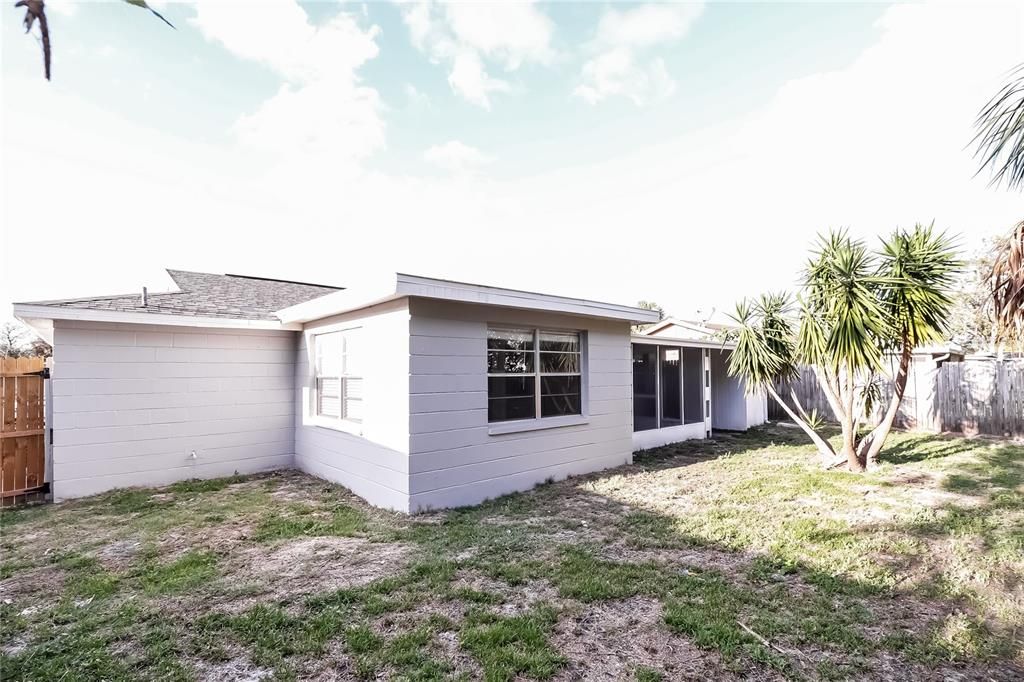 出租: $1,680 (2 贝兹, 1 浴室, 1056 平方英尺)