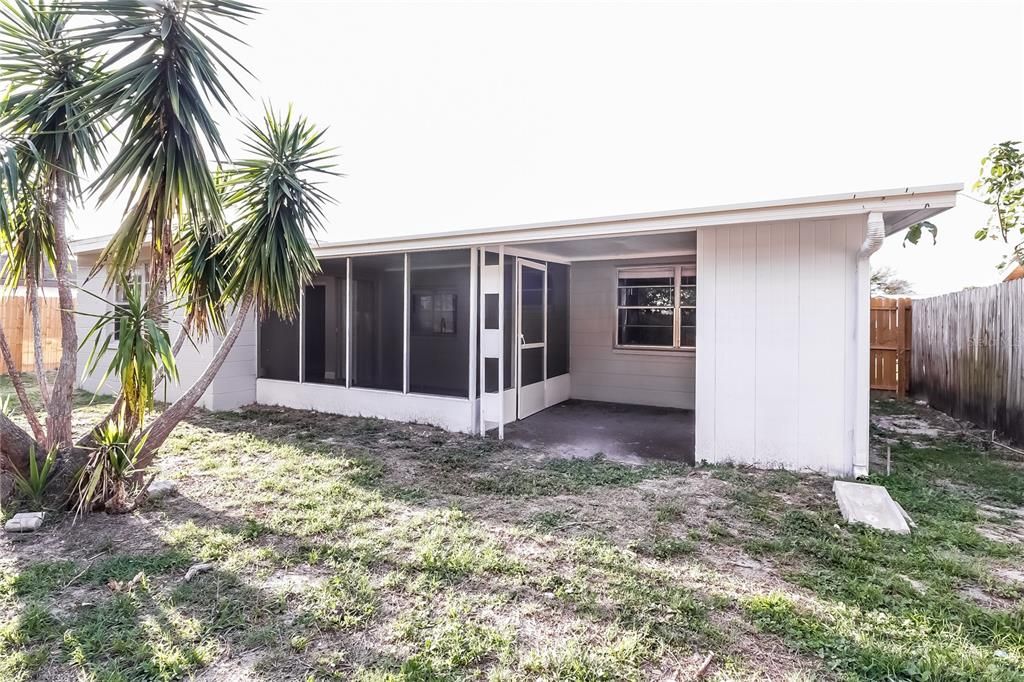 出租: $1,680 (2 贝兹, 1 浴室, 1056 平方英尺)