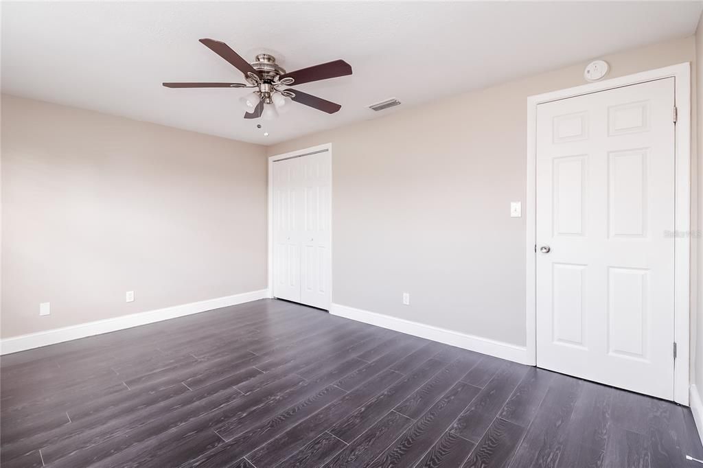 出租: $1,680 (2 贝兹, 1 浴室, 1056 平方英尺)