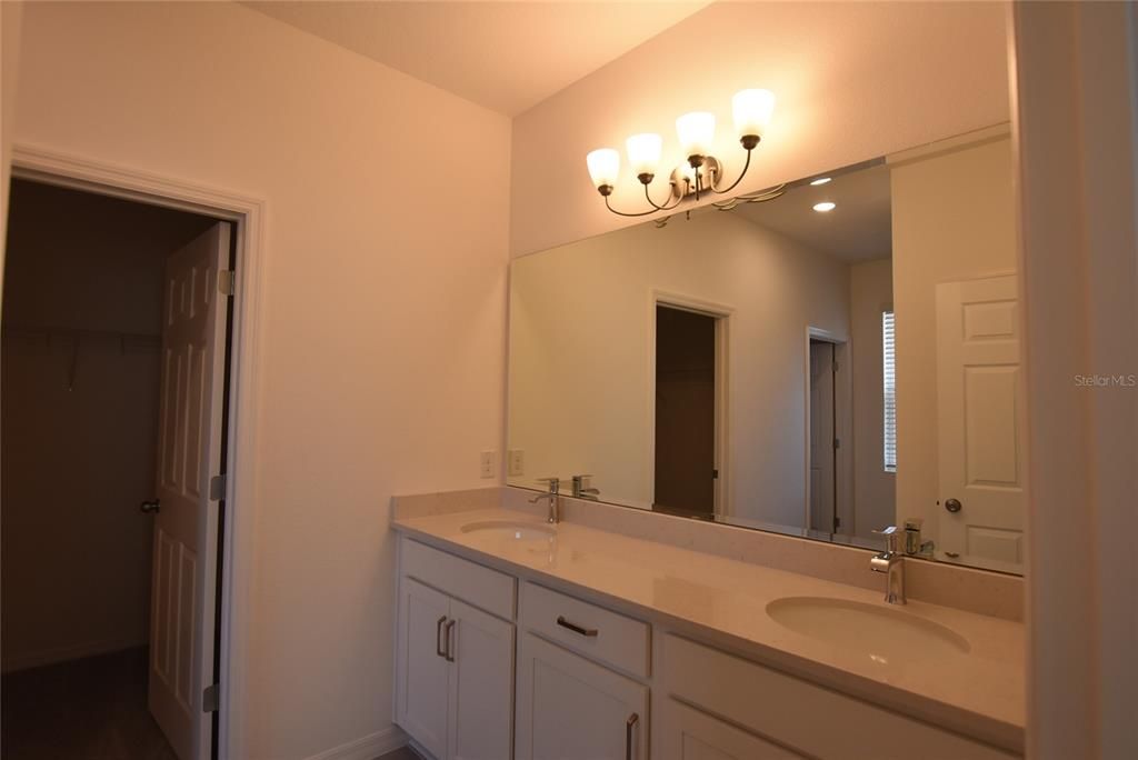 For Rent: $2,295 (4 beds, 2 baths, 2008 Square Feet)