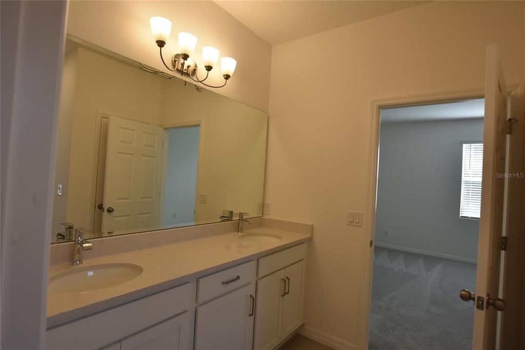 For Rent: $2,295 (4 beds, 2 baths, 2008 Square Feet)