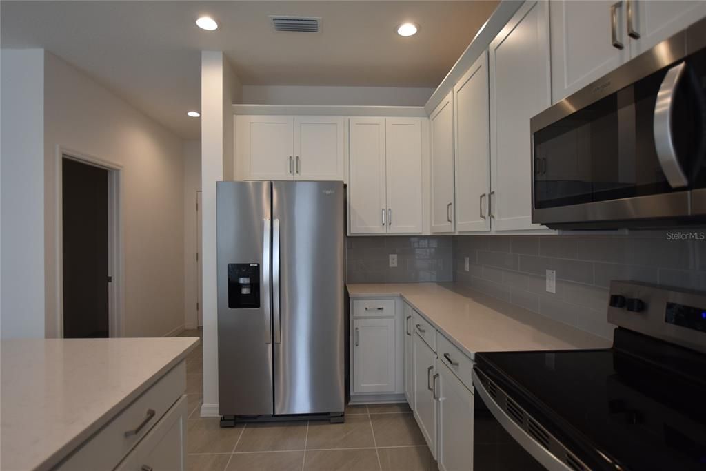 For Rent: $2,295 (4 beds, 2 baths, 2008 Square Feet)