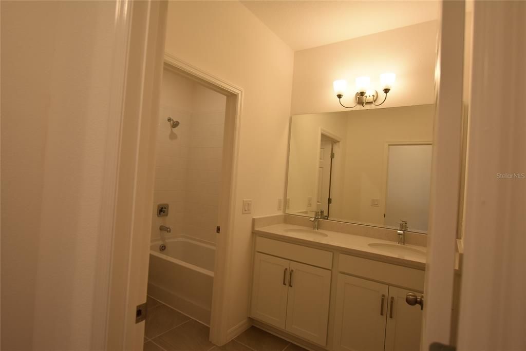 For Rent: $2,295 (4 beds, 2 baths, 2008 Square Feet)