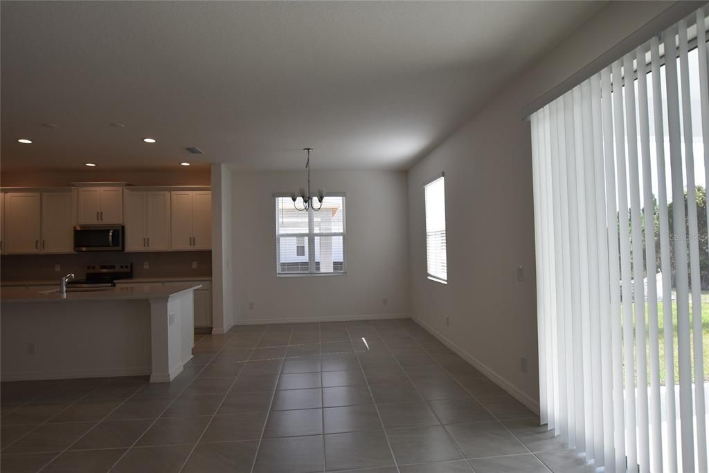 For Rent: $2,295 (4 beds, 2 baths, 2008 Square Feet)