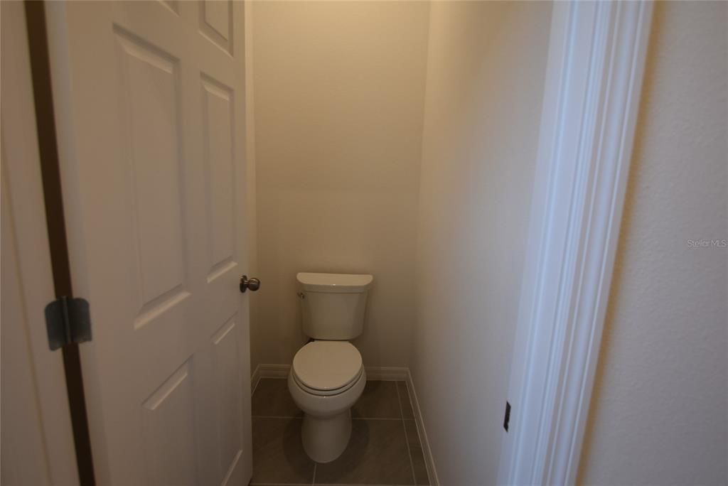 For Rent: $2,295 (4 beds, 2 baths, 2008 Square Feet)