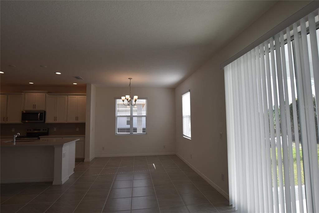 For Rent: $2,295 (4 beds, 2 baths, 2008 Square Feet)