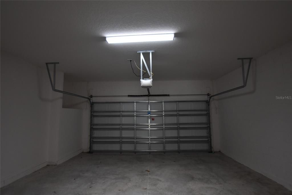 For Rent: $2,295 (4 beds, 2 baths, 2008 Square Feet)