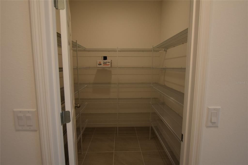 For Rent: $2,295 (4 beds, 2 baths, 2008 Square Feet)