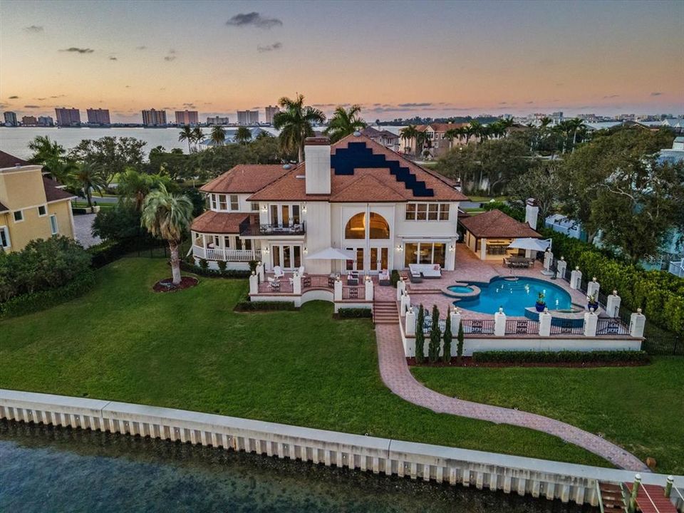 En Venta: $6,995,000 (5 camas, 7 baños, 6453 Pies cuadrados)