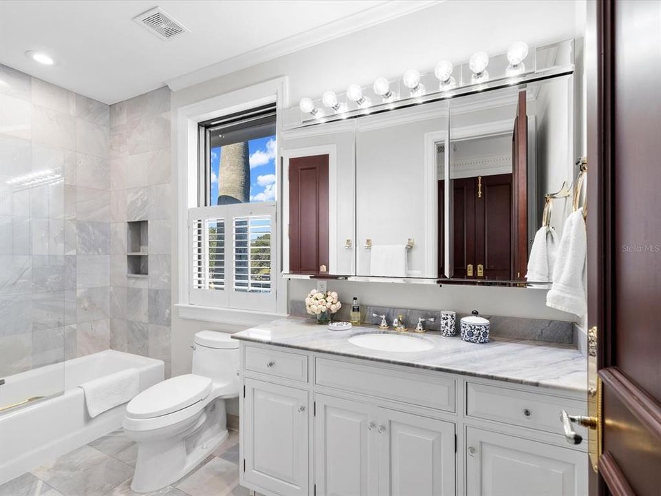 En Venta: $6,995,000 (5 camas, 7 baños, 6453 Pies cuadrados)