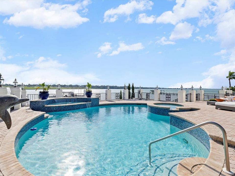 En Venta: $6,995,000 (5 camas, 7 baños, 6453 Pies cuadrados)