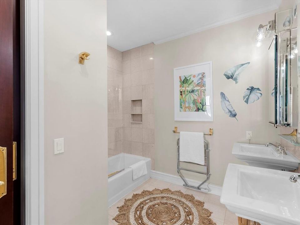 En Venta: $6,995,000 (5 camas, 7 baños, 6453 Pies cuadrados)