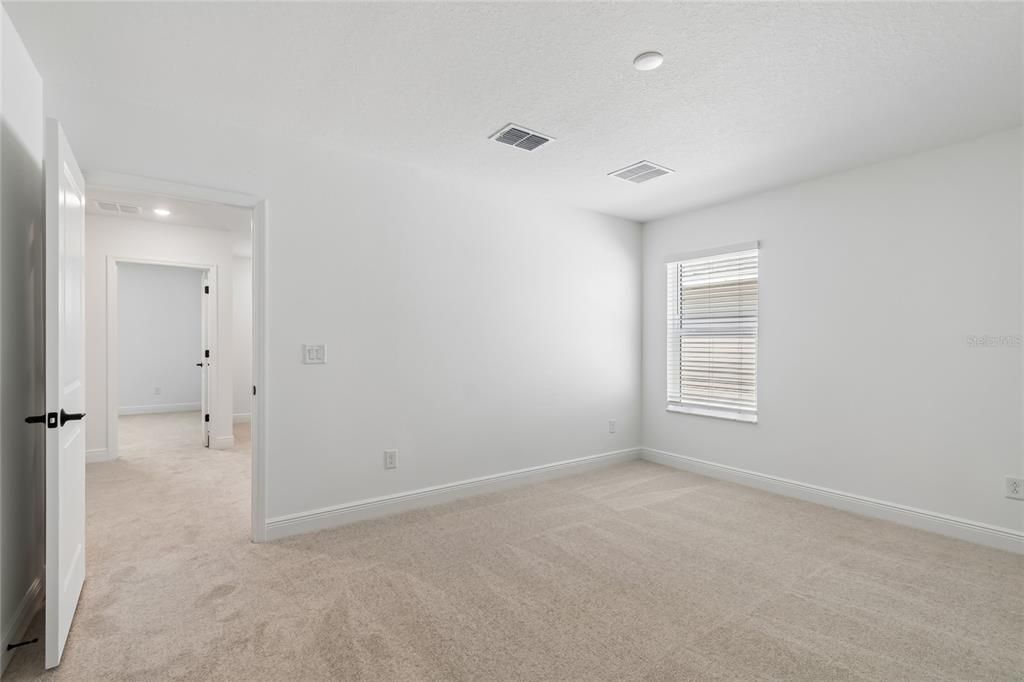 Active With Contract: $574,999 (3 beds, 2 baths, 2406 Square Feet)