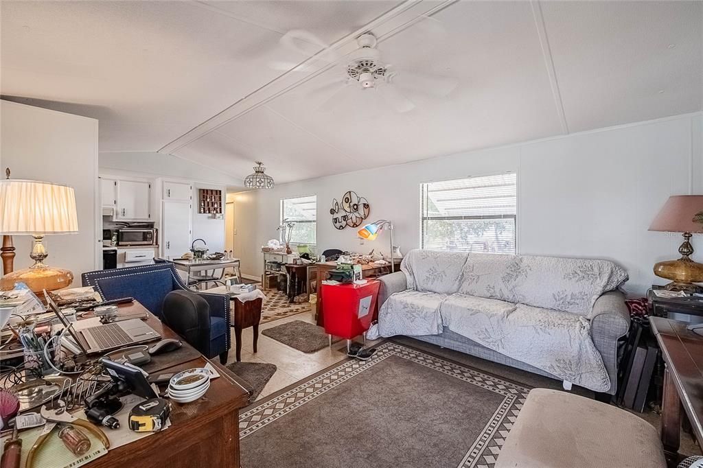 For Sale: $135,000 (2 beds, 2 baths, 784 Square Feet)