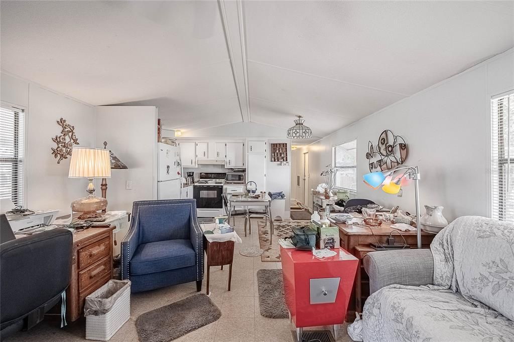 For Sale: $135,000 (2 beds, 2 baths, 784 Square Feet)