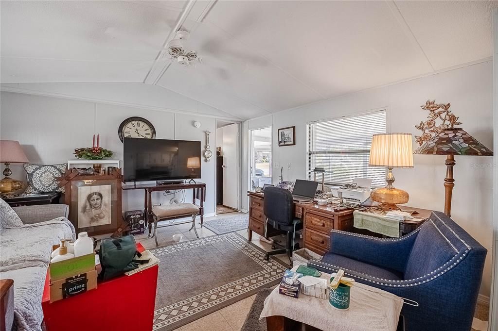 For Sale: $135,000 (2 beds, 2 baths, 784 Square Feet)