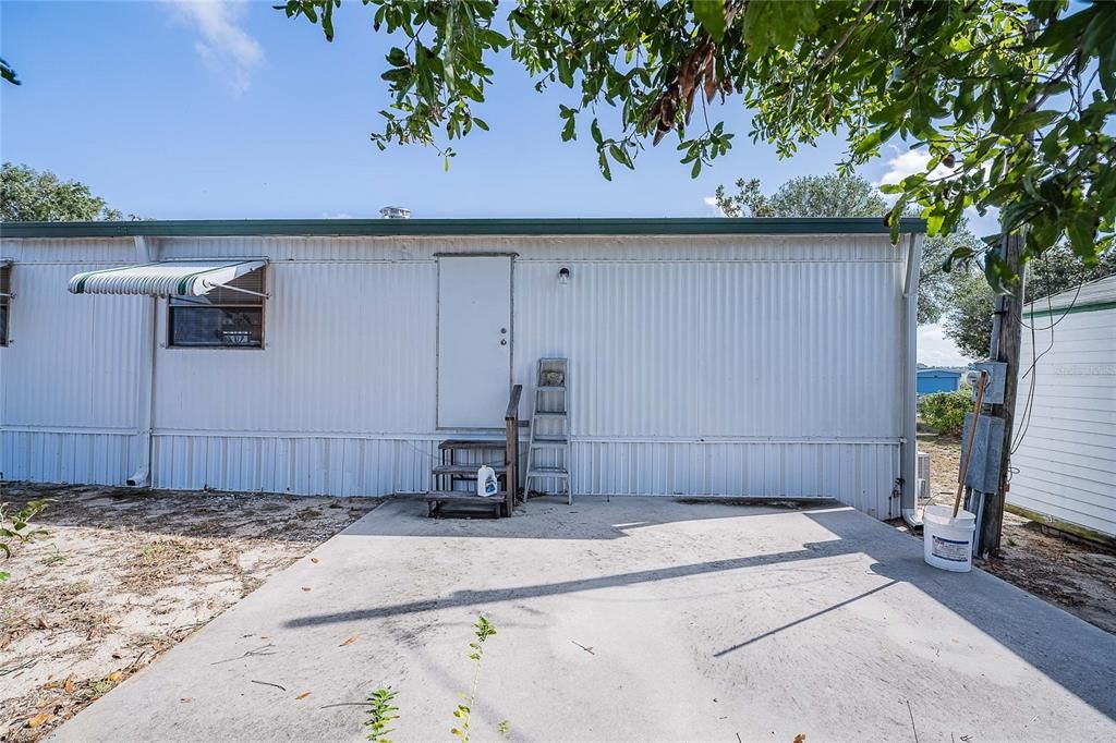 For Sale: $135,000 (2 beds, 2 baths, 784 Square Feet)