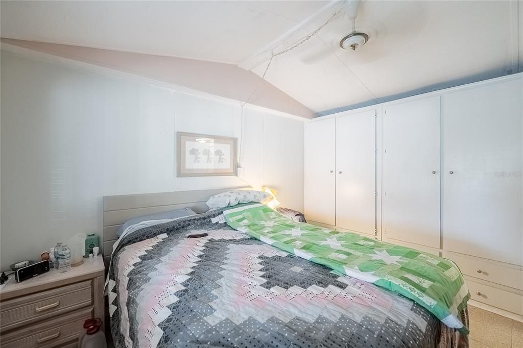 For Sale: $135,000 (2 beds, 2 baths, 784 Square Feet)