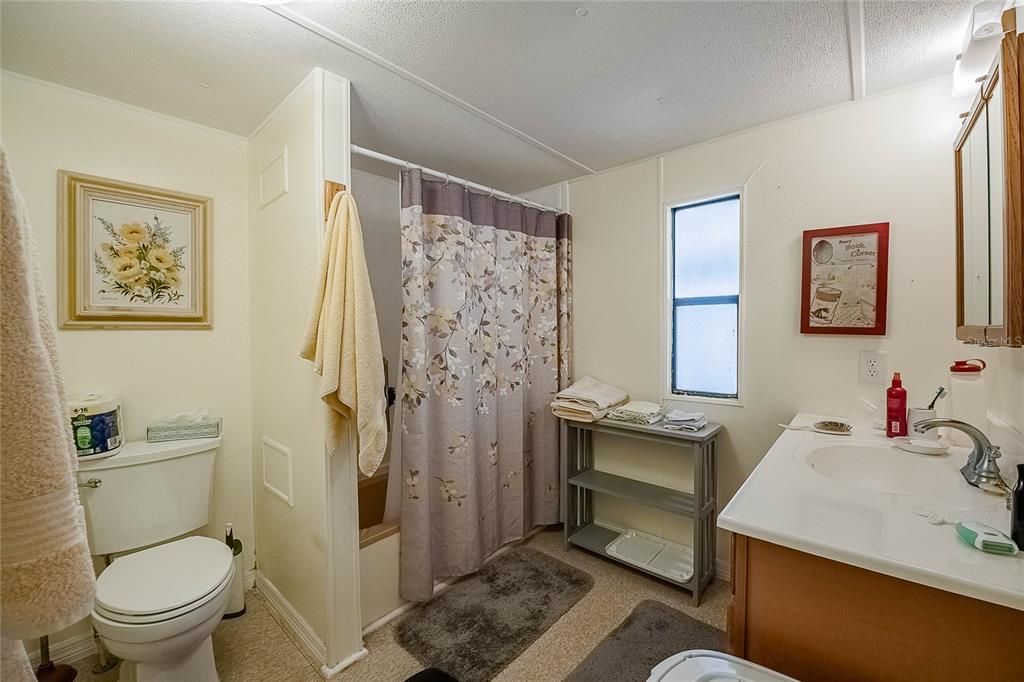 For Sale: $135,000 (2 beds, 2 baths, 784 Square Feet)
