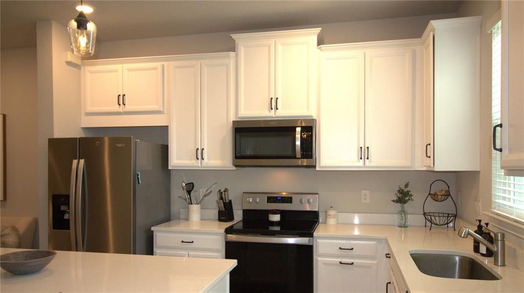 На продажу: $329,000 (3 спален, 2 ванн, 1549 Квадратных фут)