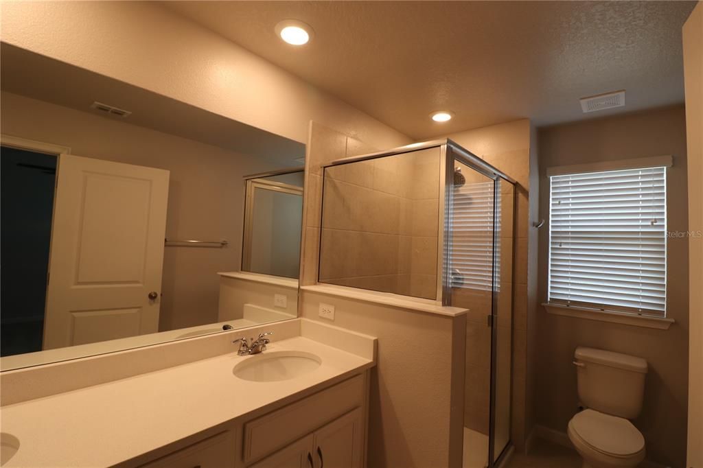 На продажу: $329,000 (3 спален, 2 ванн, 1549 Квадратных фут)