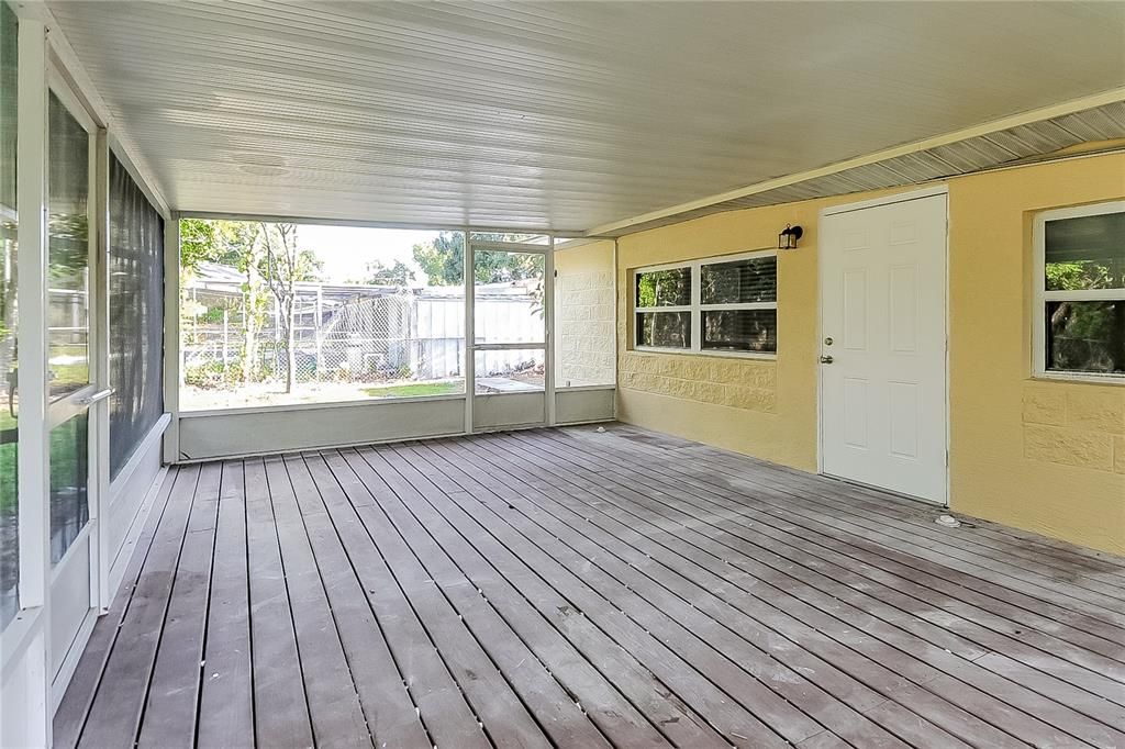 В аренду: $2,395 (3 спален, 1 ванн, 1004 Квадратных фут)