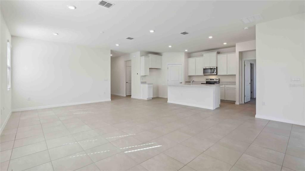 For Sale: $324,990 (3 beds, 2 baths, 1816 Square Feet)