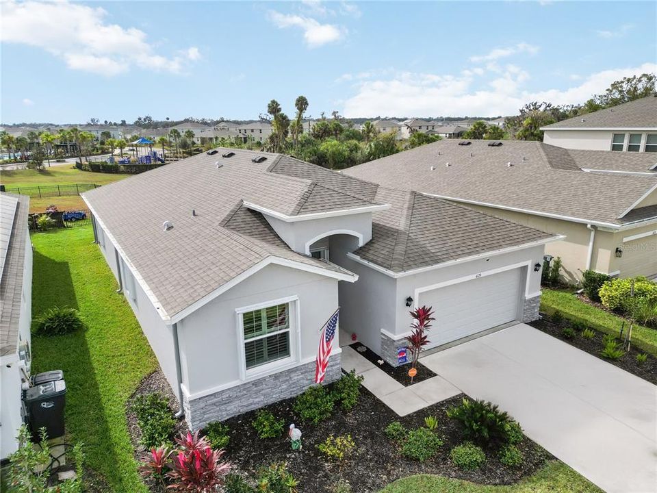 For Sale: $425,000 (4 beds, 2 baths, 2047 Square Feet)