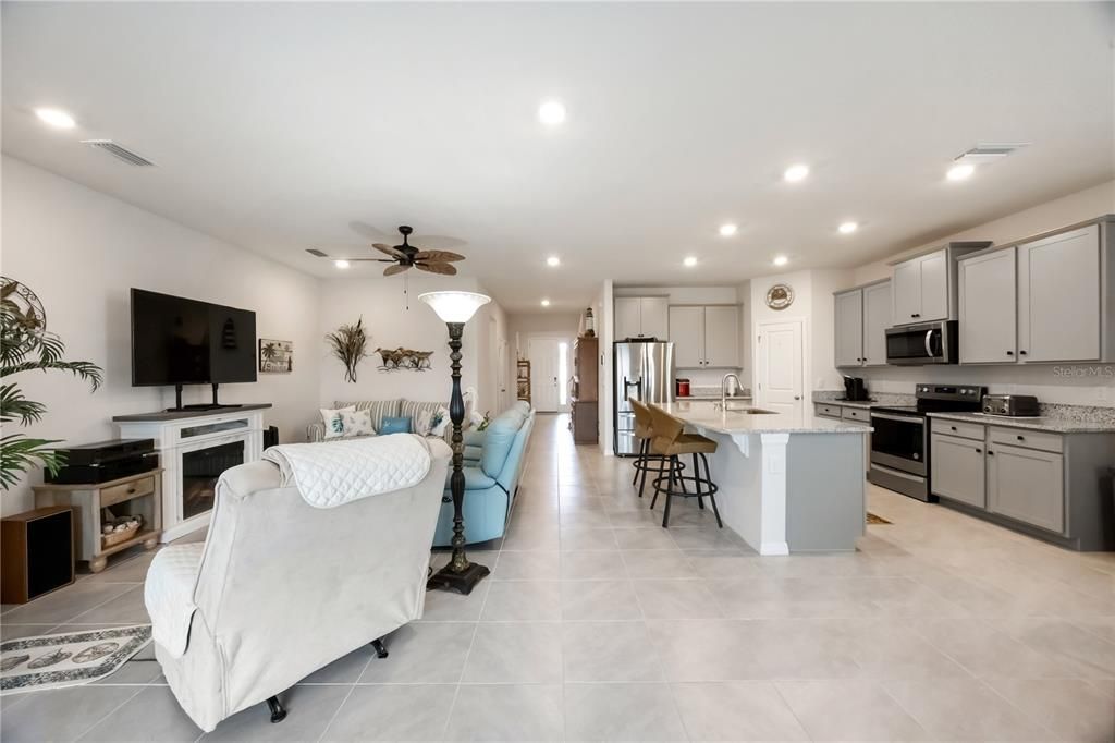 For Sale: $425,000 (4 beds, 2 baths, 2047 Square Feet)