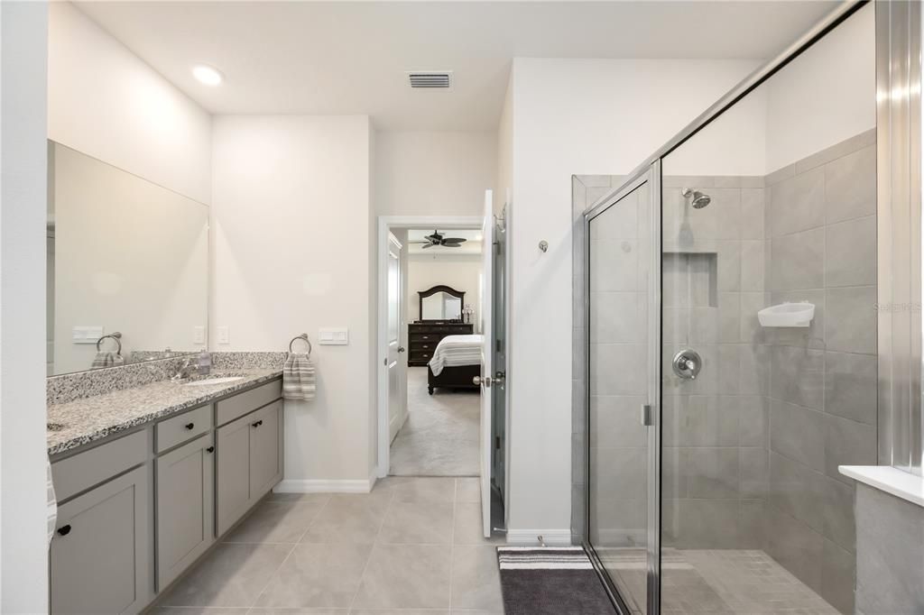 For Sale: $425,000 (4 beds, 2 baths, 2047 Square Feet)