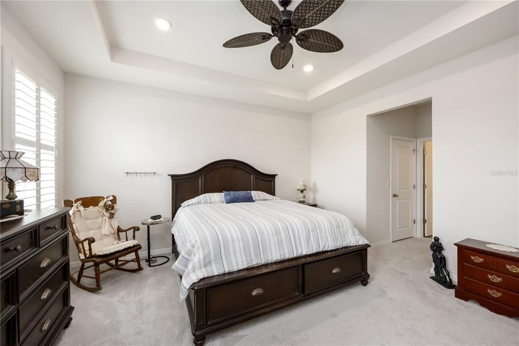 For Sale: $425,000 (4 beds, 2 baths, 2047 Square Feet)