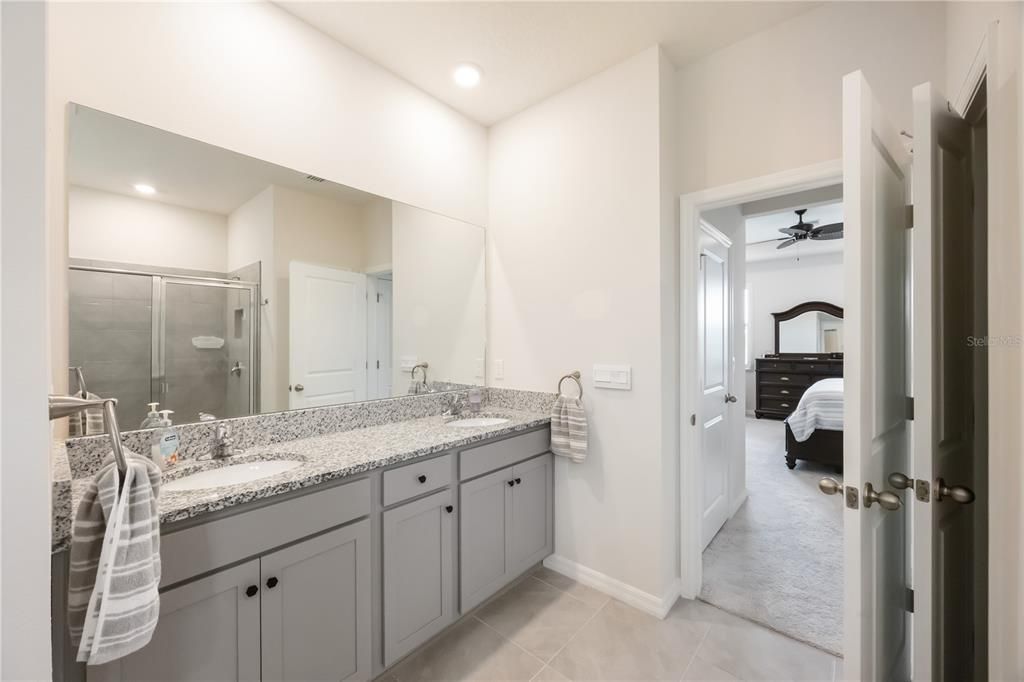 For Sale: $425,000 (4 beds, 2 baths, 2047 Square Feet)