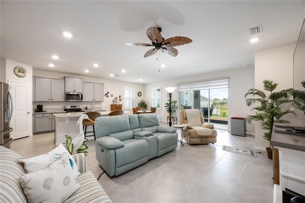 For Sale: $425,000 (4 beds, 2 baths, 2047 Square Feet)