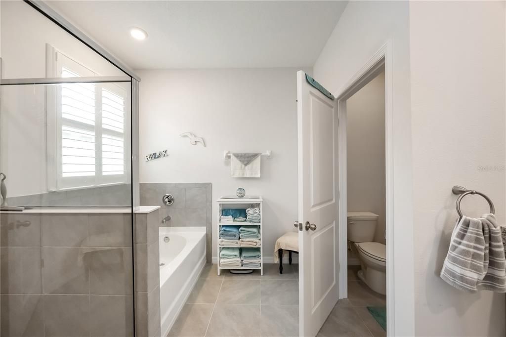 For Sale: $425,000 (4 beds, 2 baths, 2047 Square Feet)