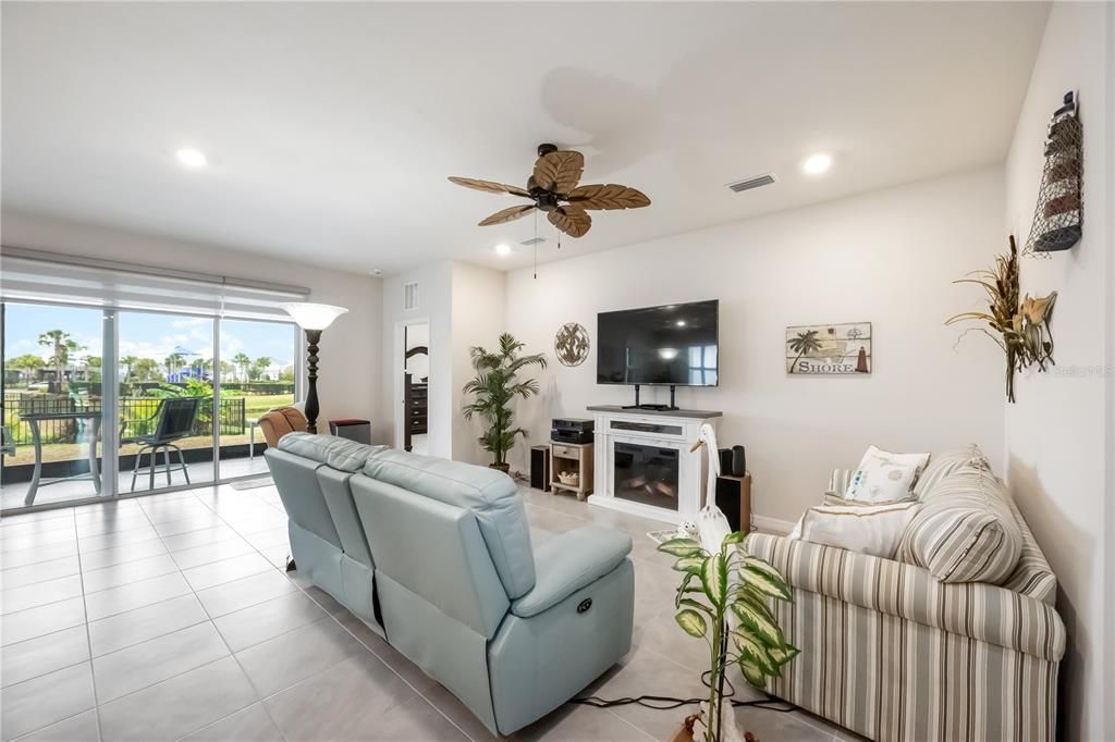 For Sale: $425,000 (4 beds, 2 baths, 2047 Square Feet)