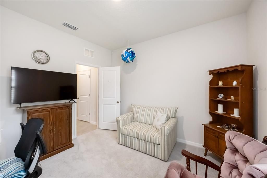 For Sale: $425,000 (4 beds, 2 baths, 2047 Square Feet)