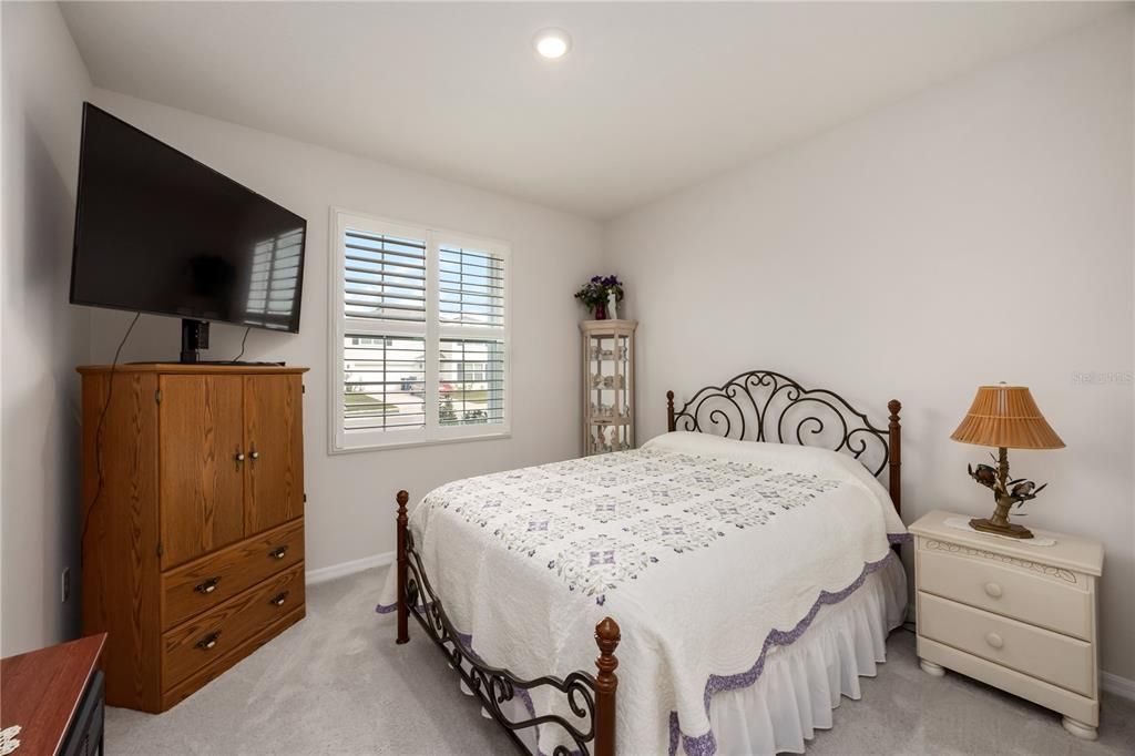 For Sale: $425,000 (4 beds, 2 baths, 2047 Square Feet)