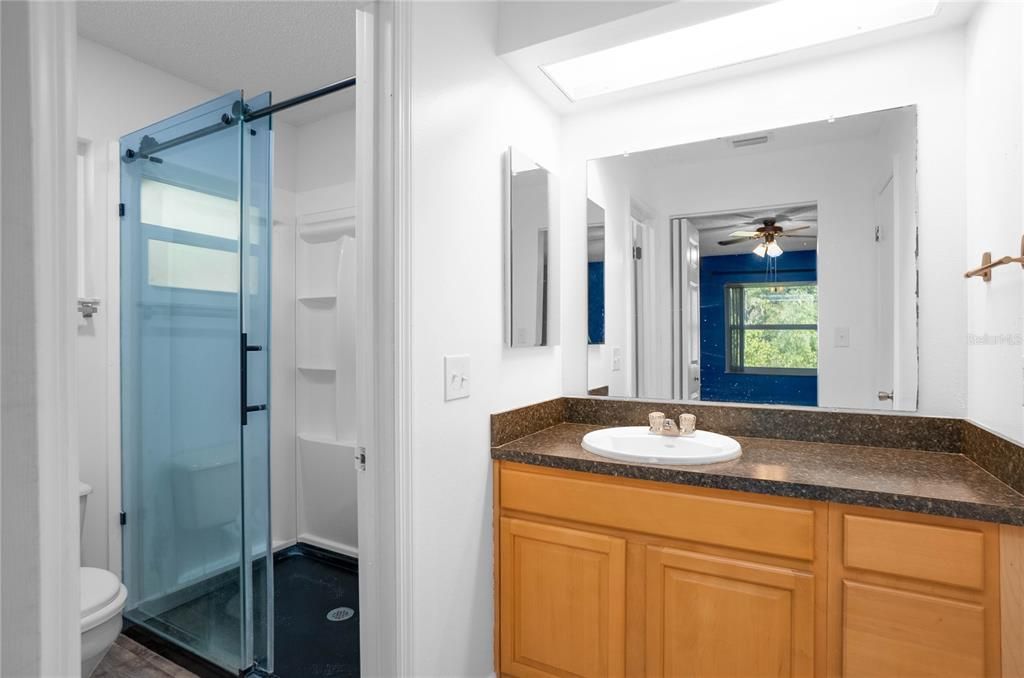 待售: $215,000 (2 贝兹, 2 浴室, 1218 平方英尺)