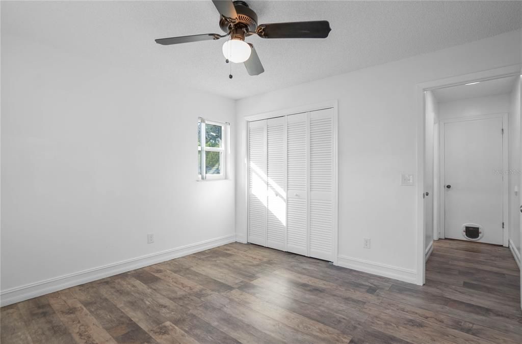 待售: $215,000 (2 贝兹, 2 浴室, 1218 平方英尺)